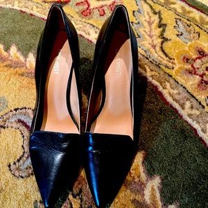 Gorgeous Nine West Black Leather Pumps